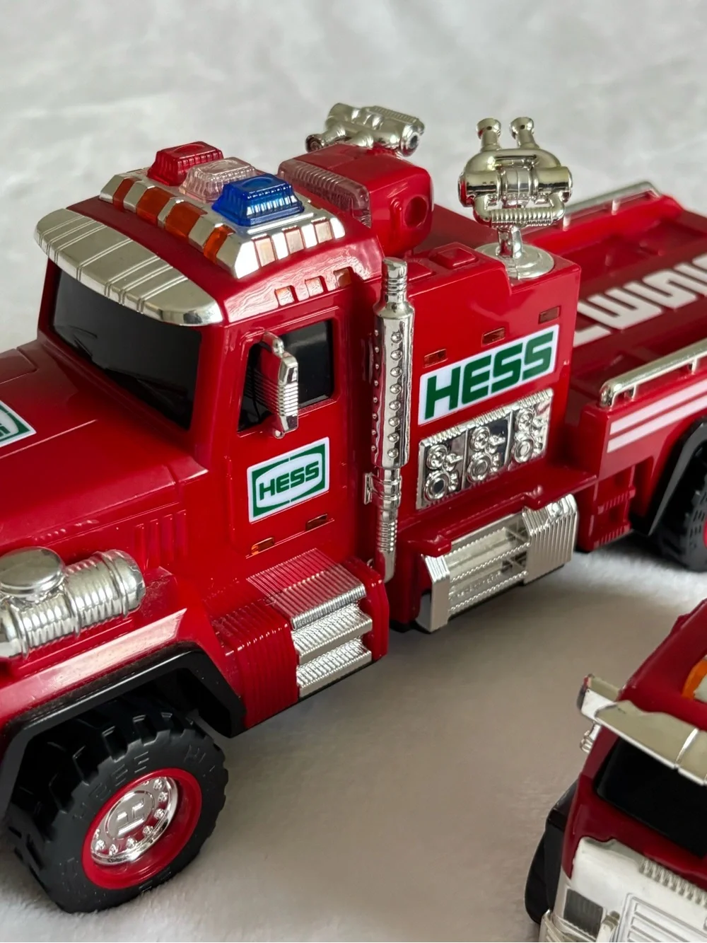 2015 Hess firetruck & ladder rescue vehicle
